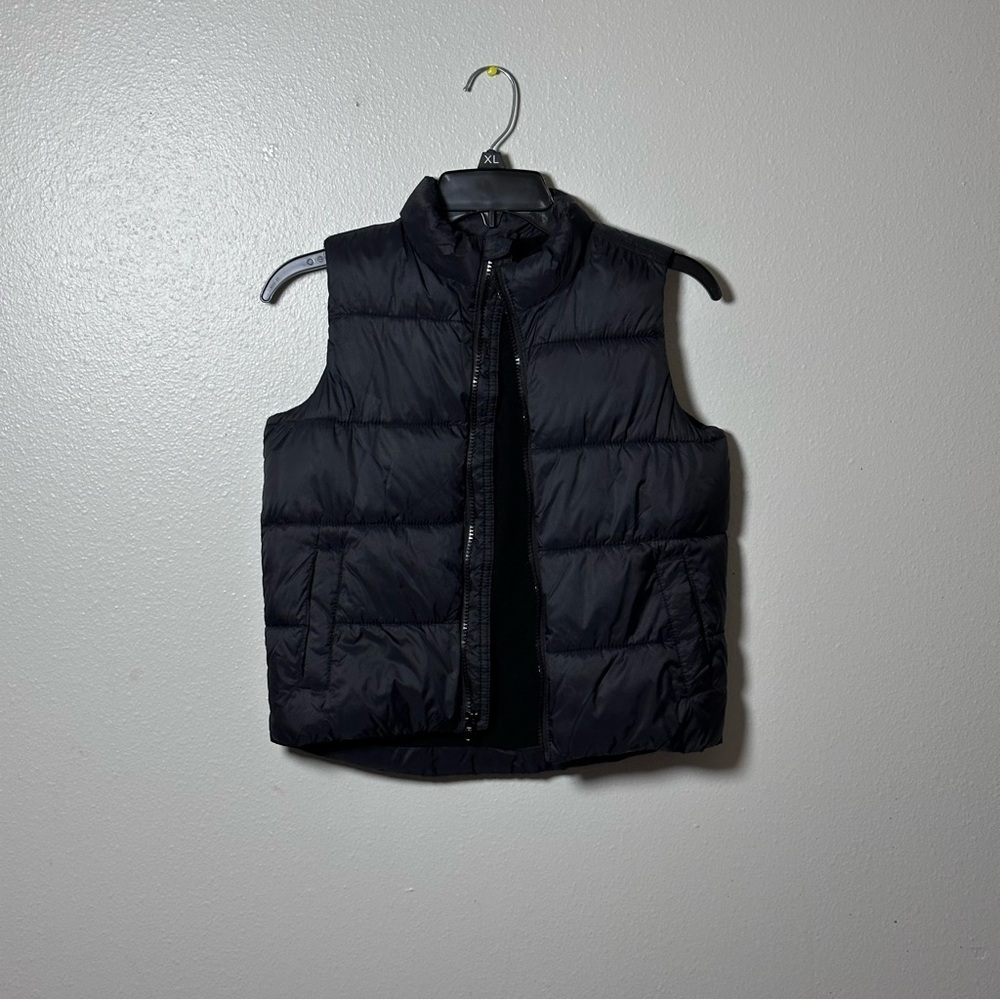 Old Navy Black Puffer Vest Kids Size S (6-7)